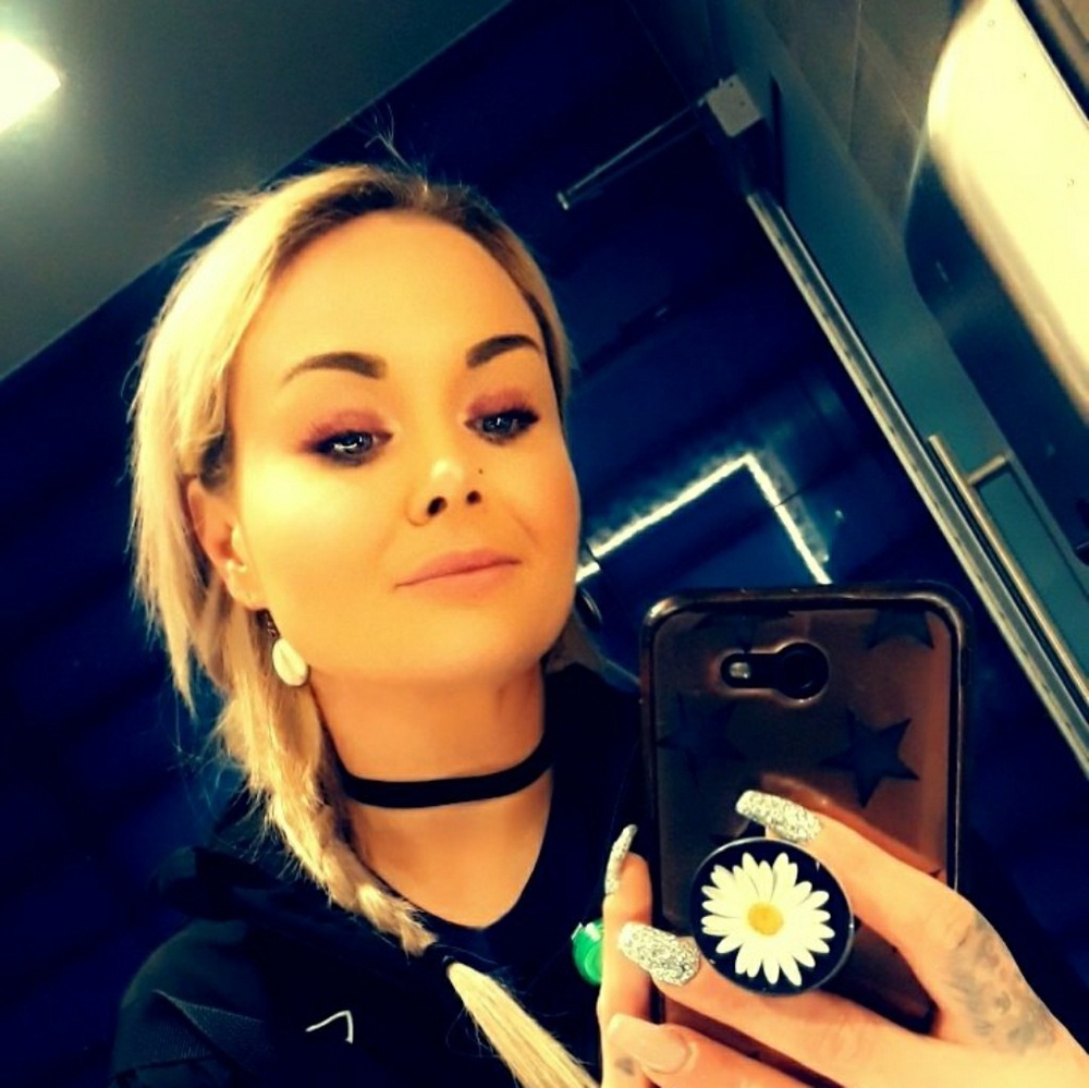 Meet your Posher, Casey